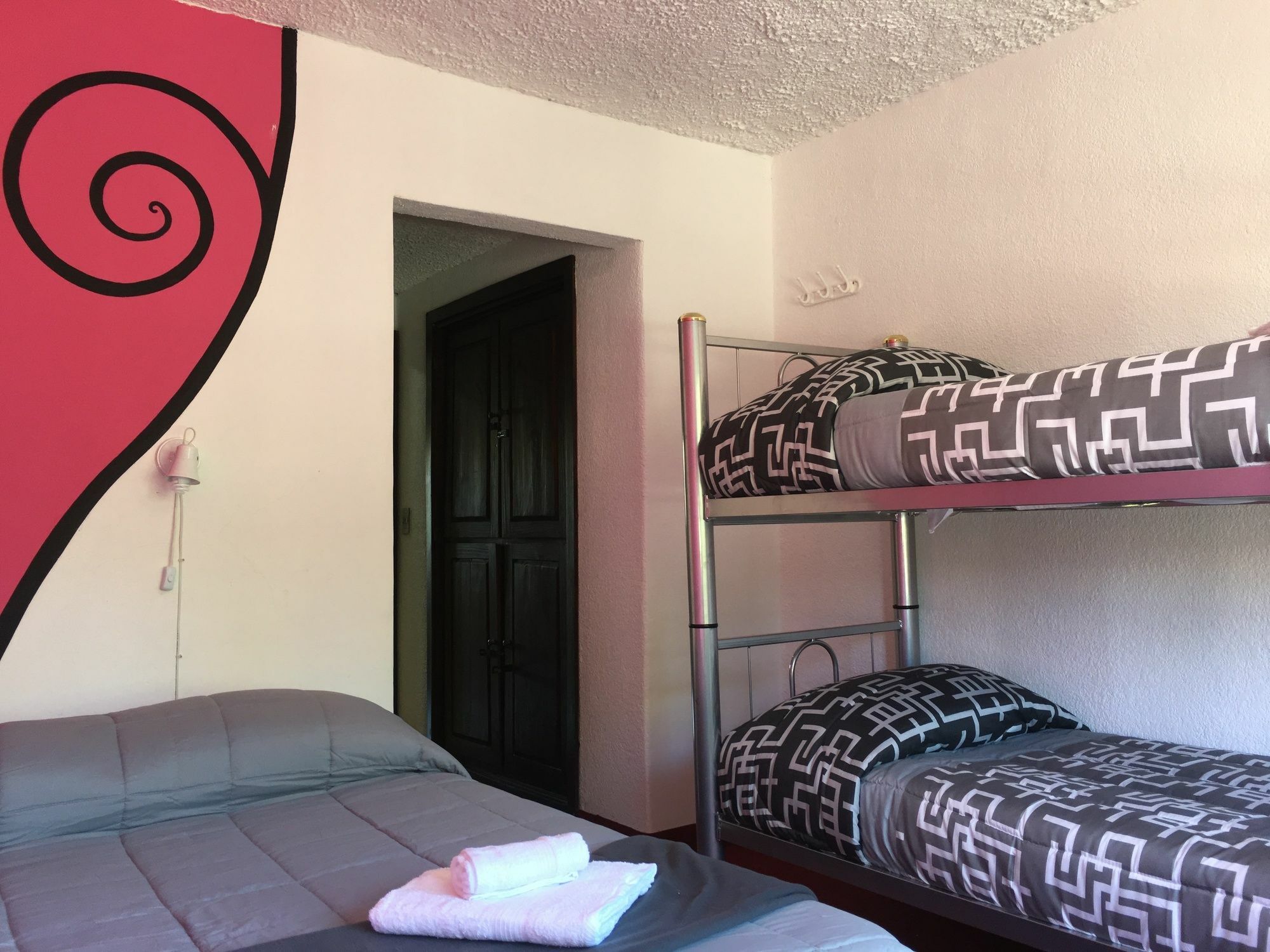 Italia Inn Hostel San Carlos de Bariloche Eksteriør billede